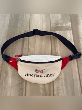 Vineyard Vines X Target USA Flag Patriotic Whale Fanny Pack Belt Bag Red Whi Blu